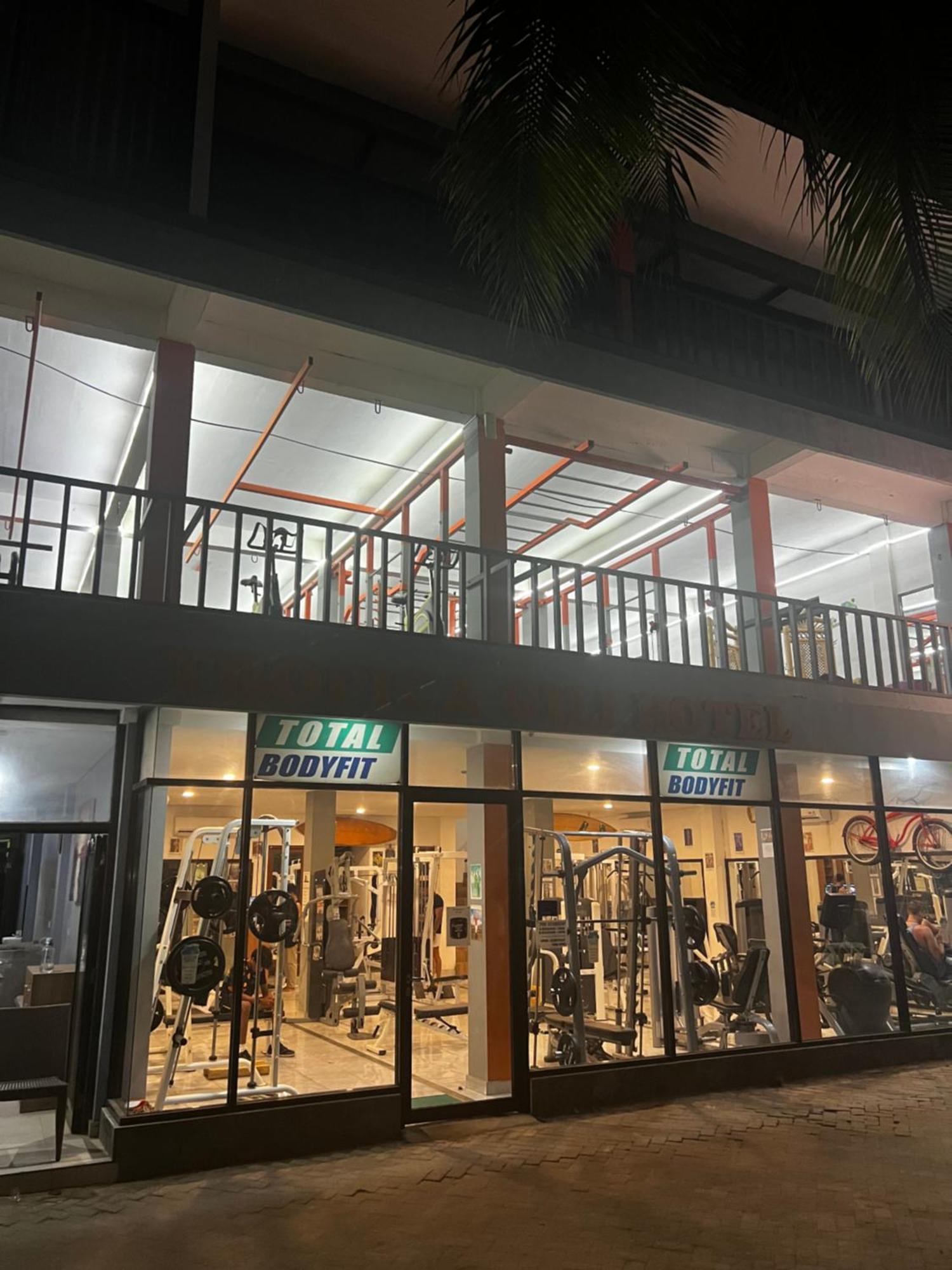 Tropica Gili Total Body Fit - Free Access Gym And Coworking Space Gili Trawangan Dış mekan fotoğraf
