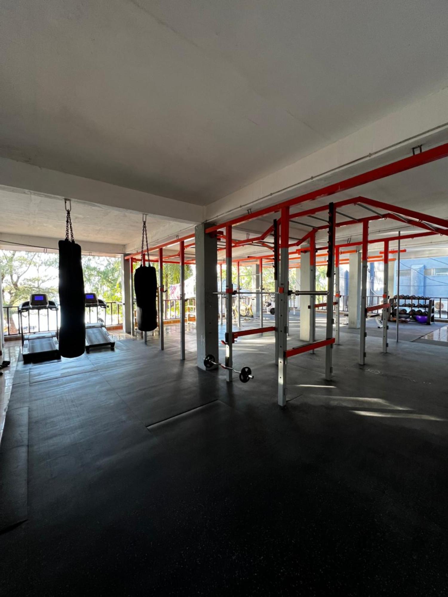 Tropica Gili Total Body Fit - Free Access Gym And Coworking Space Gili Trawangan Dış mekan fotoğraf