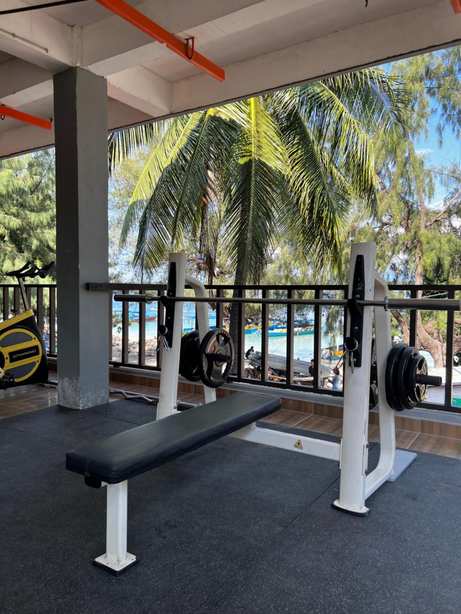 Tropica Gili Total Body Fit - Free Access Gym And Coworking Space Gili Trawangan Dış mekan fotoğraf