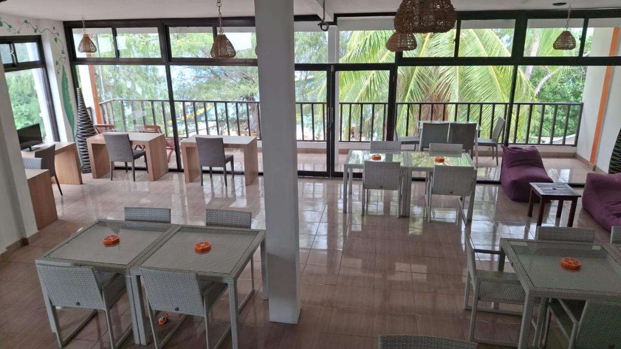 Tropica Gili Total Body Fit - Free Access Gym And Coworking Space Gili Trawangan Dış mekan fotoğraf
